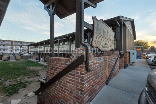 Foto principal - 122 W Ida Ave