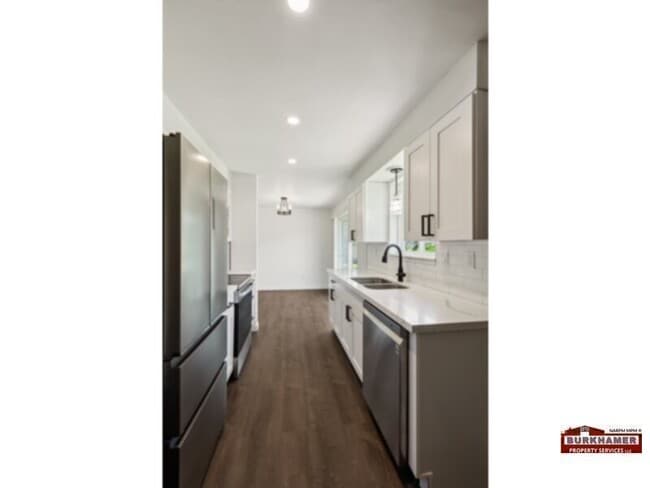 Building Photo - 405 N 18th St