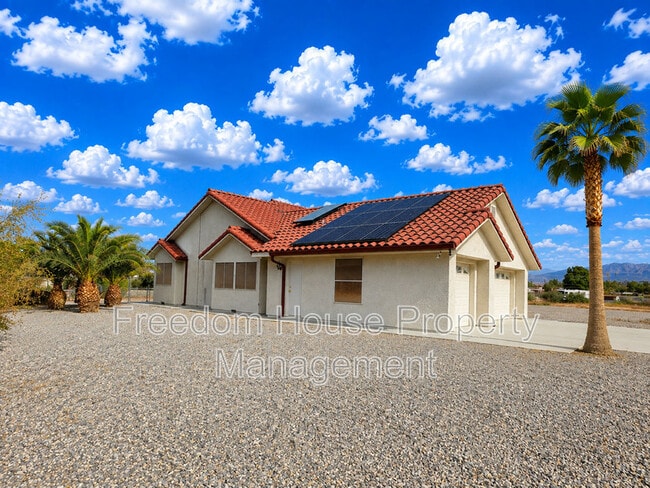 Building Photo - 2060 River Plate Dr