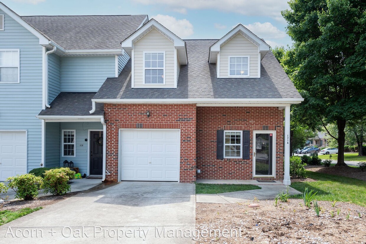 Primary Photo - 3 br, 2 bath House - 195-A Plaza Drive