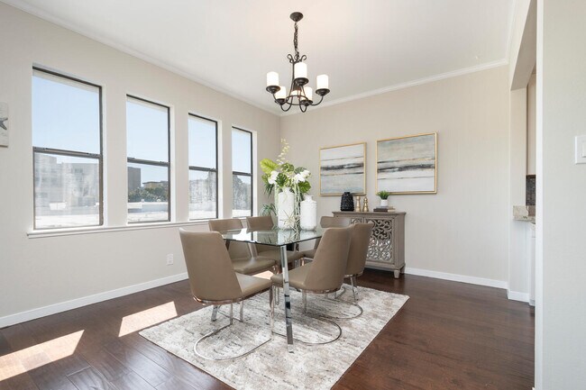 Foto del edificio - 1110 Bayswater Ave