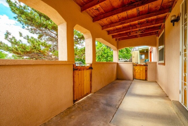 Building Photo - 2911 Avenida Alamosa