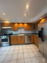 Building Photo - 71-05-71-69 69th Pl