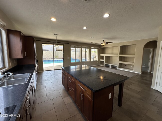 Foto del edificio - 16637 S 27th Dr