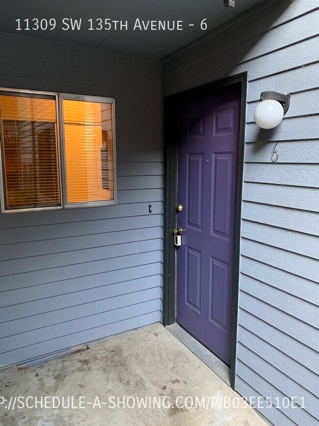 Building Photo - 2BD 2BA 900 sqft w/ GARAGE, W/D hk up, Fir...