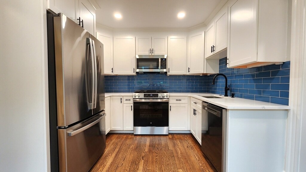 Foto principal - 64 Bradford Rd