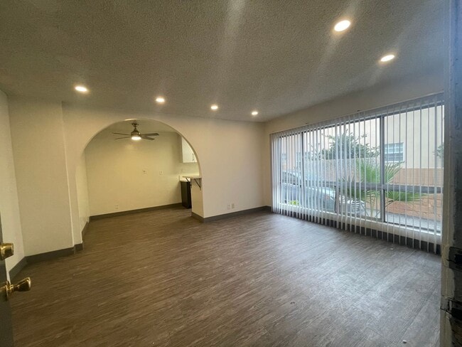 Building Photo - 3419-31 Keystone Ave