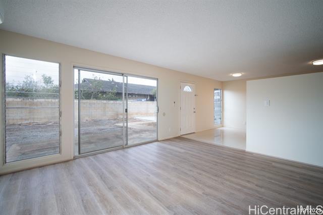Foto del edificio - 1521 Hooli Cir