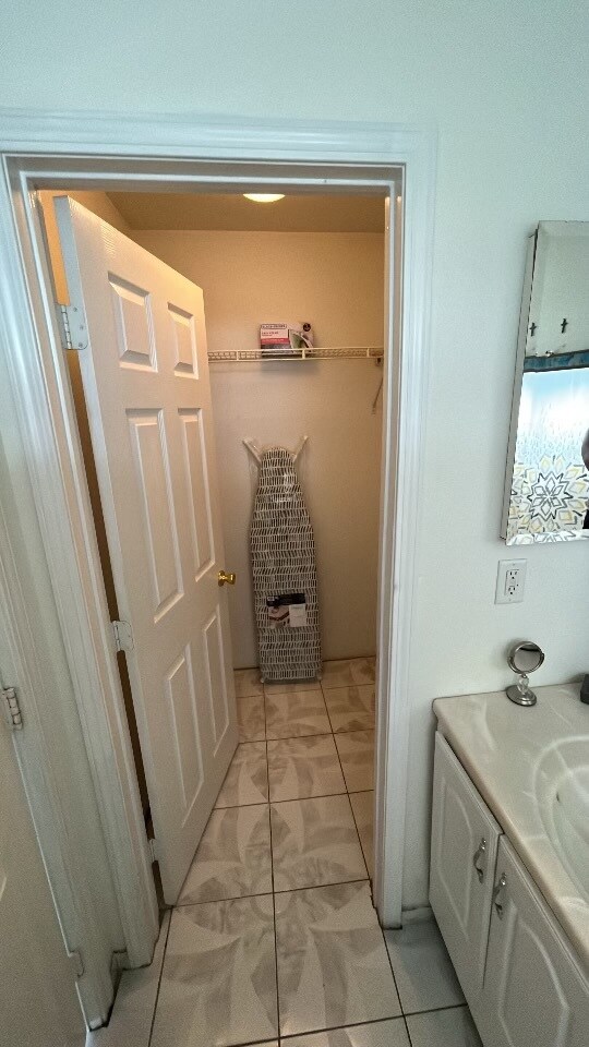 Foto del edificio - 16352 Manchester St