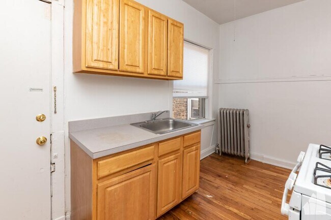 Building Photo - 0 bedroom in Chicago IL 60626