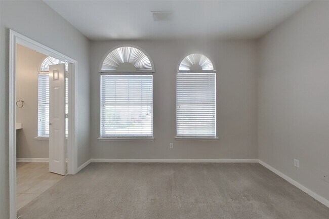 Building Photo - 3135 Lavender Candle Dr