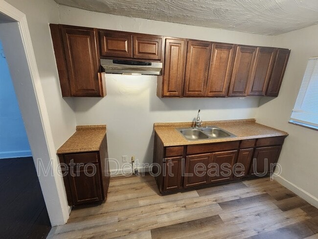 Foto del edificio - 10724 Whitehill St