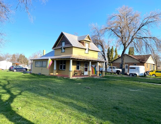 Building Photo - 191 400 W