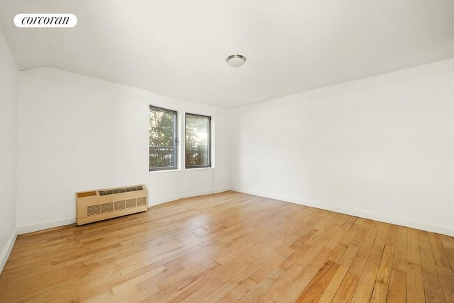 Building Photo - 138 Seeley St