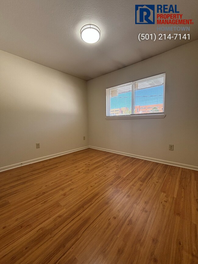 Foto del edificio - 3415 Town Country Ave