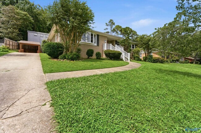 Foto del edificio - 2117 Shades Crest Rd SE