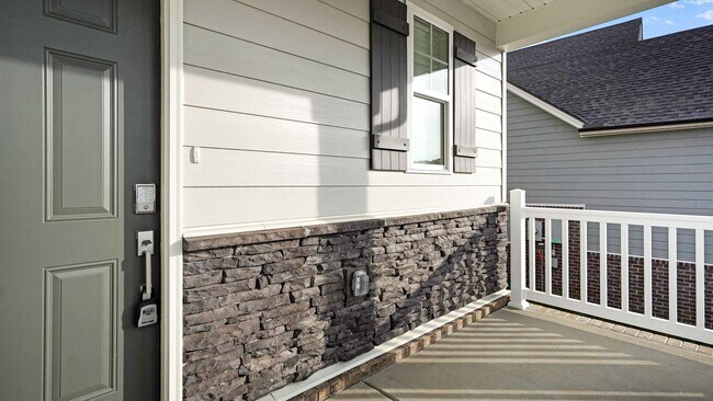Building Photo - 130 Millbrook Dr