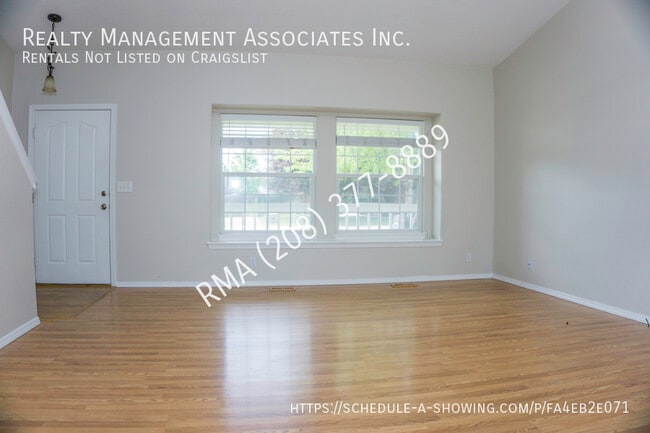 Building Photo - 844 S Pelican Way