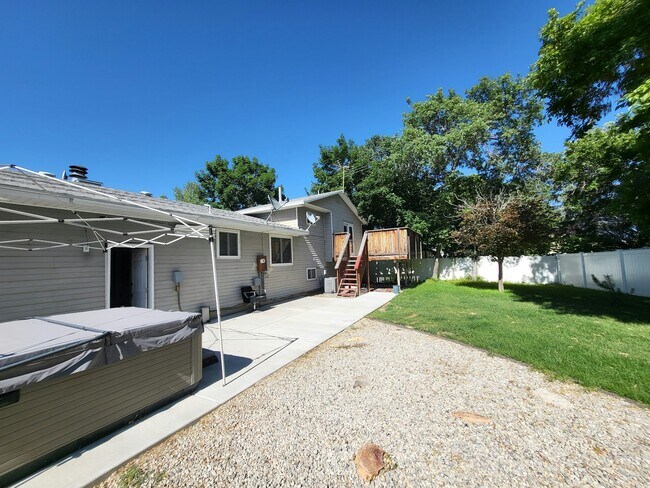 Building Photo - 1409 W 8660 S