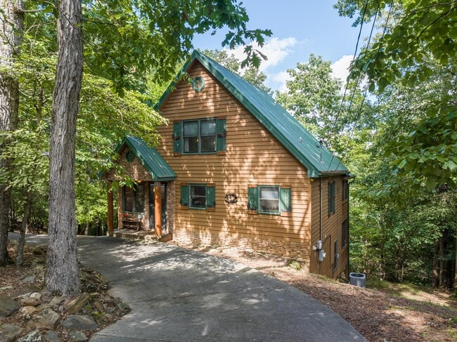 Photo - 363 Palisade Dr House