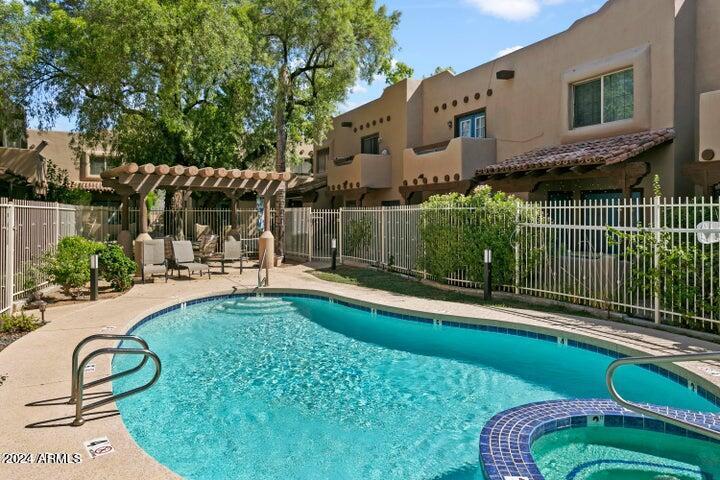Foto principal - 1446 E Grovers Ave