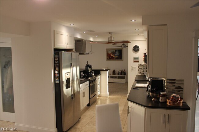 Foto del edificio - 5354 Coral Ave