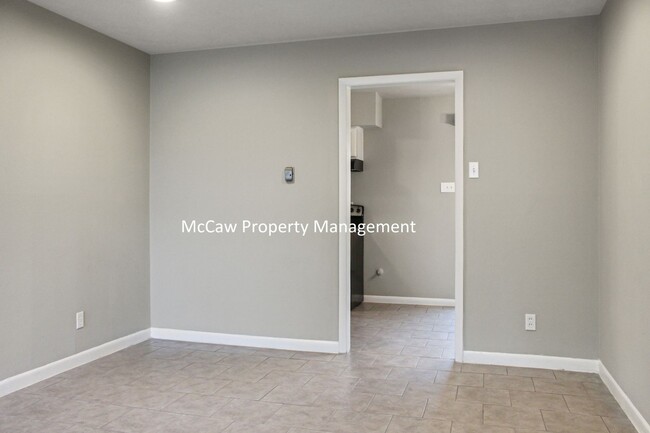 Building Photo - 3/1/1 Home in Dallas!