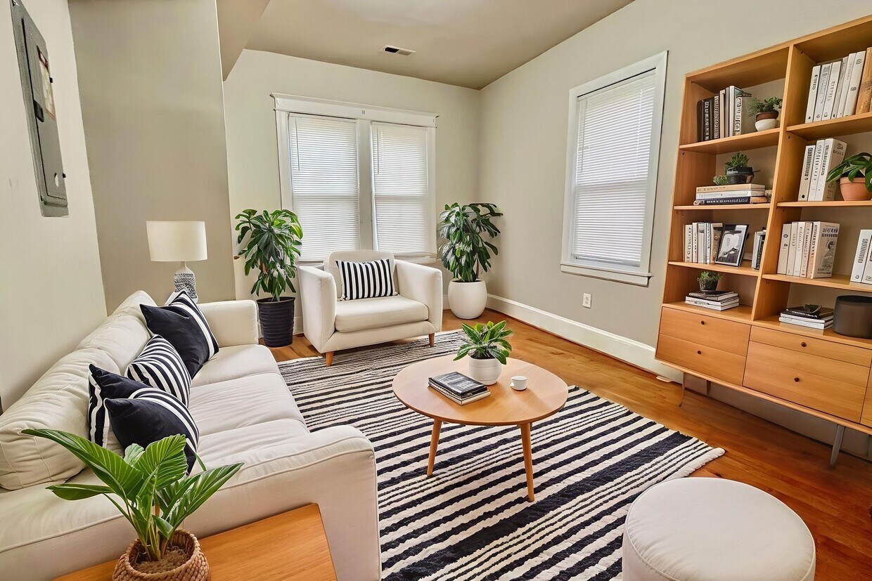Foto principal - 5611 7th St NW