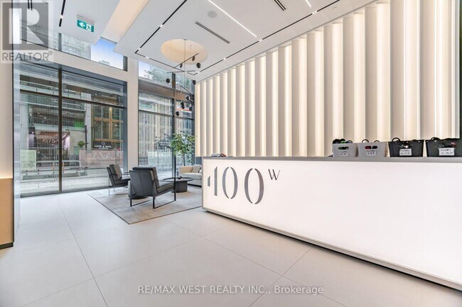 Photo du bâtiment - 400 King St W