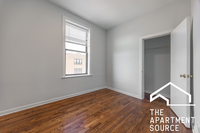 Building Photo - 1000 N Mozart St