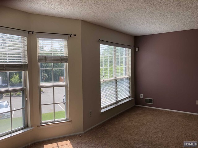 Building Photo - 487 Quince Ct