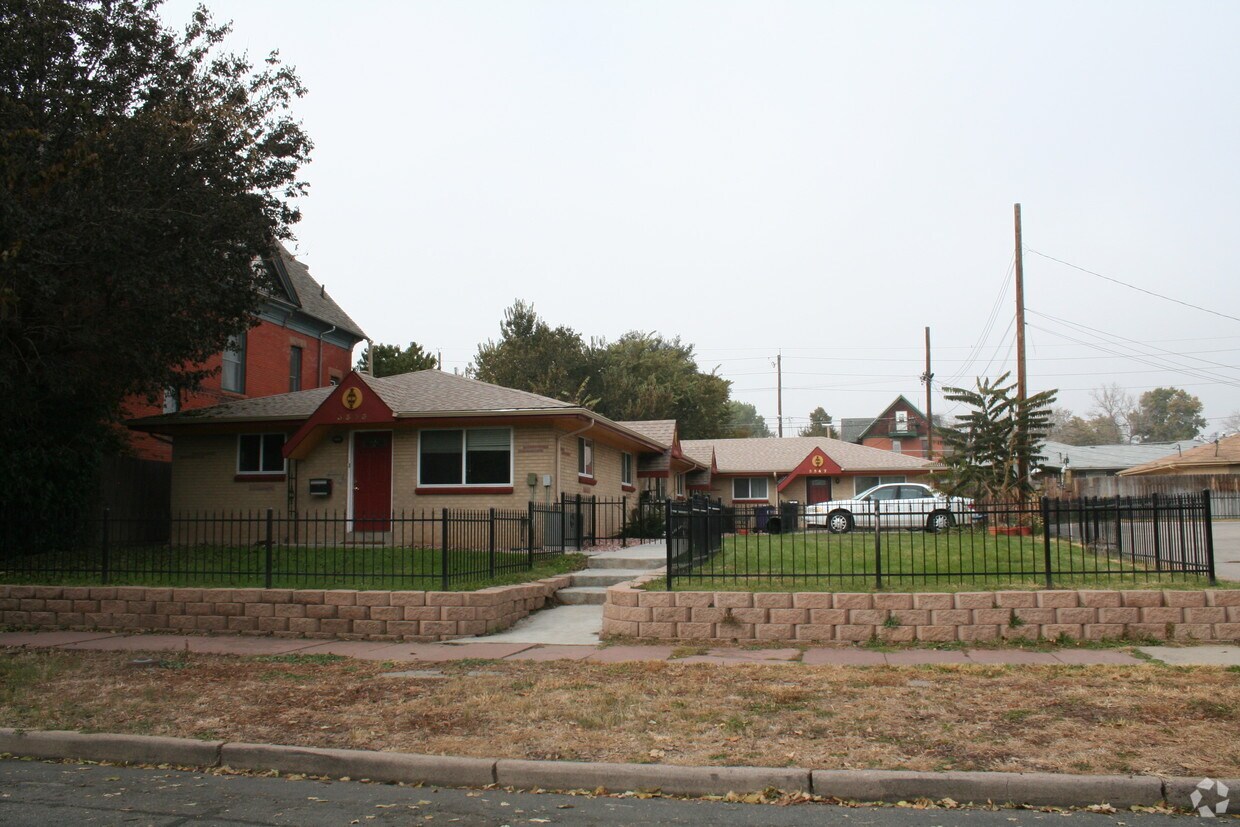 Foto del edificio - 3335-3347 Wyandot St