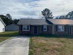 Building Photo - 2305 Knollwood Ln