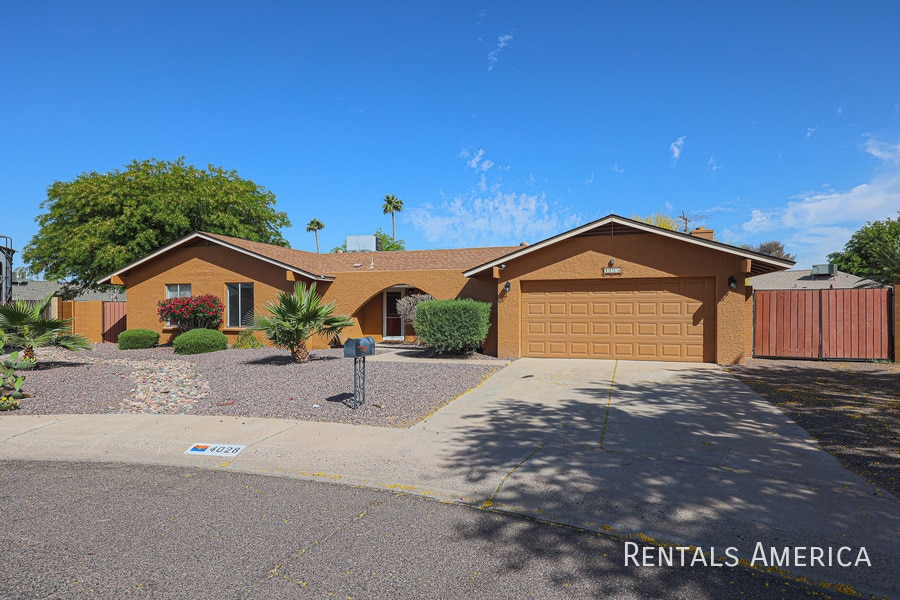 Primary Photo - 4028 W Angela Dr