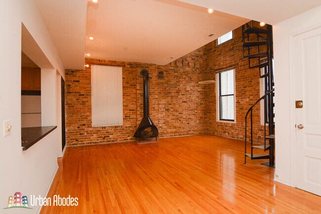 Building Photo - 2129 N Southport Ave