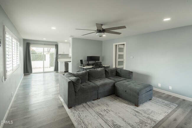 Foto del edificio - 851 Ivywood Dr