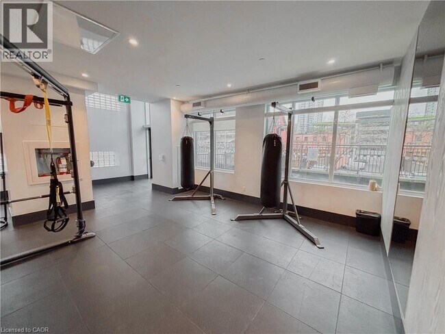 Building Photo - 85 Duke St W