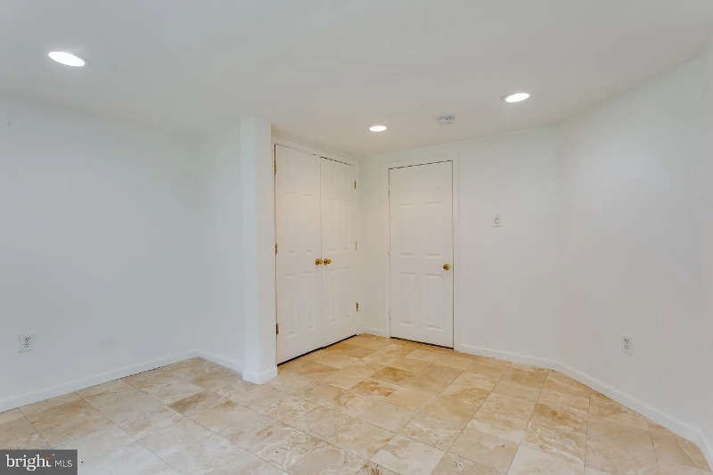 Primary Photo - 301 Loureiro Ln