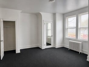Building Photo - 5611 N Park Ave