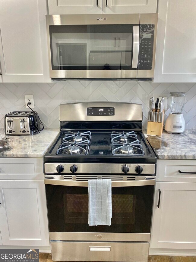 Building Photo - 1266 Calhoun Terrace SW