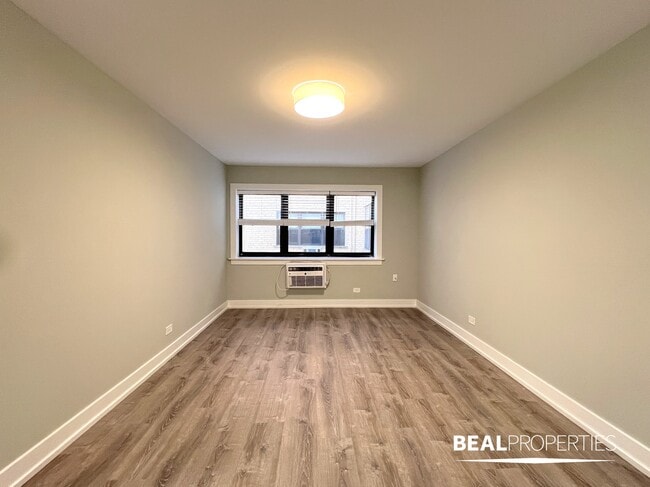 Foto del edificio - 445 W Barry