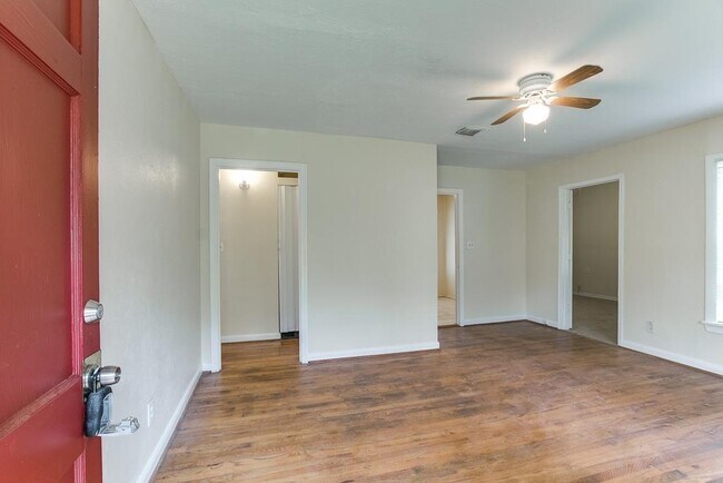 Foto del edificio - 10922 Oswego St
