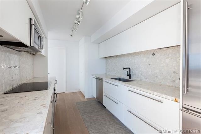 Building Photo - 881 Ocean Dr