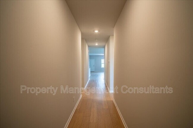 Foto del edificio - 22845 Dashwood Ln