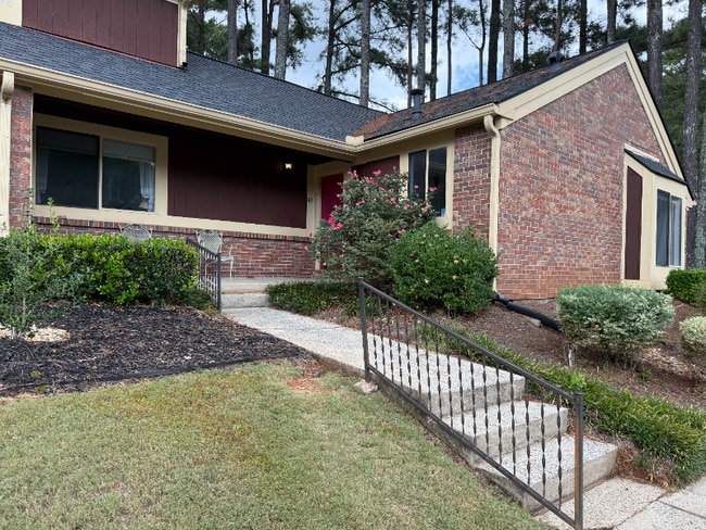 Building Photo - 49 Country Pl Ct