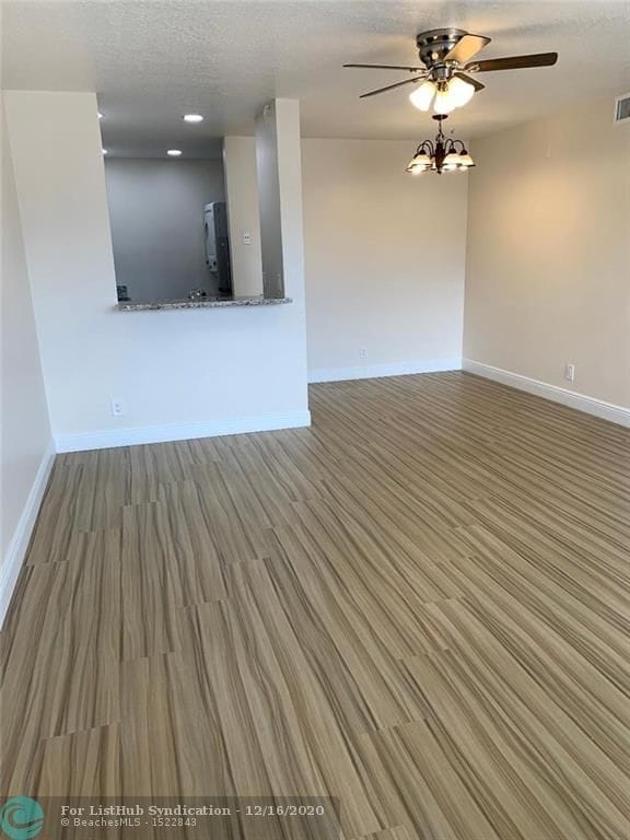 Building Photo - 1006 Twin Lakes Dr