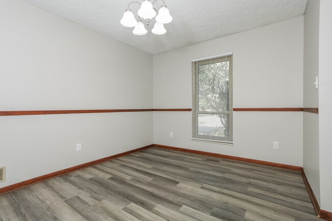 Building Photo - 8233 Lake Ridge Dr