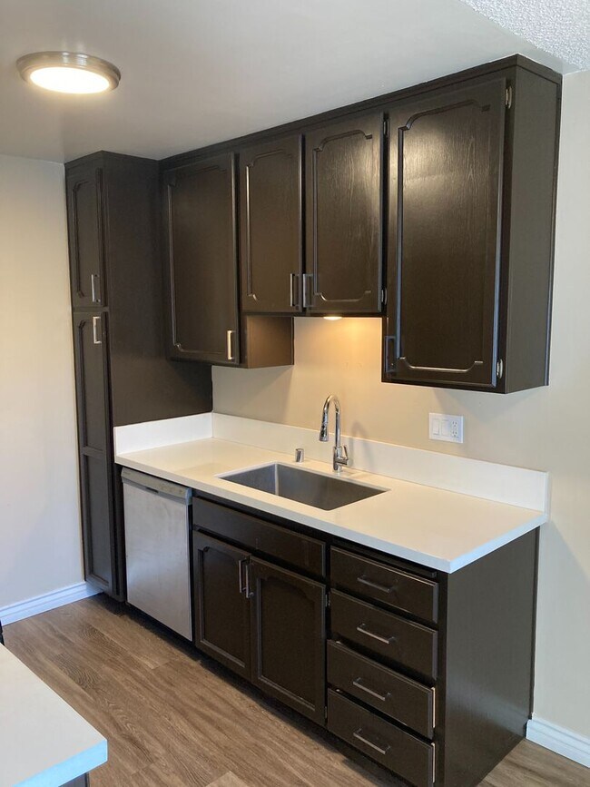 Foto del edificio - Upgraded 1 Bed/1 Bath in University Heights