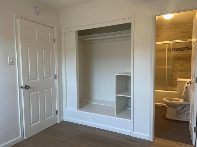 Foto del edificio - 4345 Poplar St
