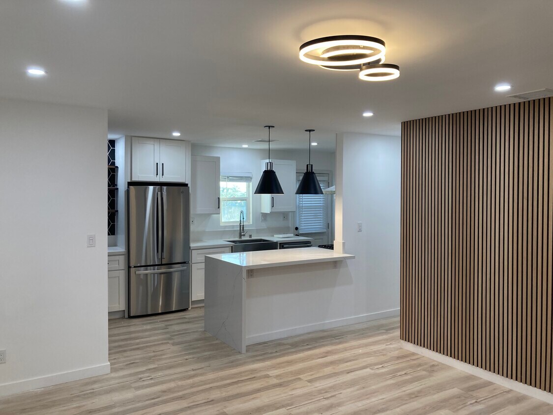 Kitchen - 7225 Mohawk St